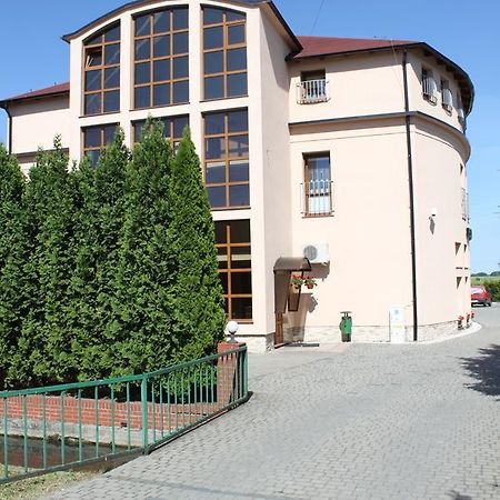 Hotel Oaza Прудник Экстерьер фото